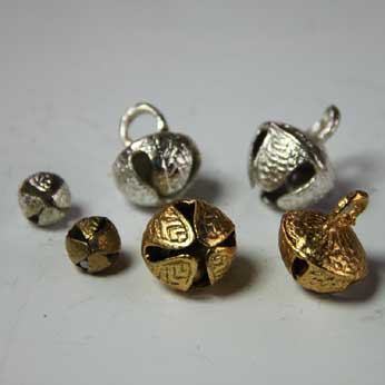 kleine Glöckchen aus Messing